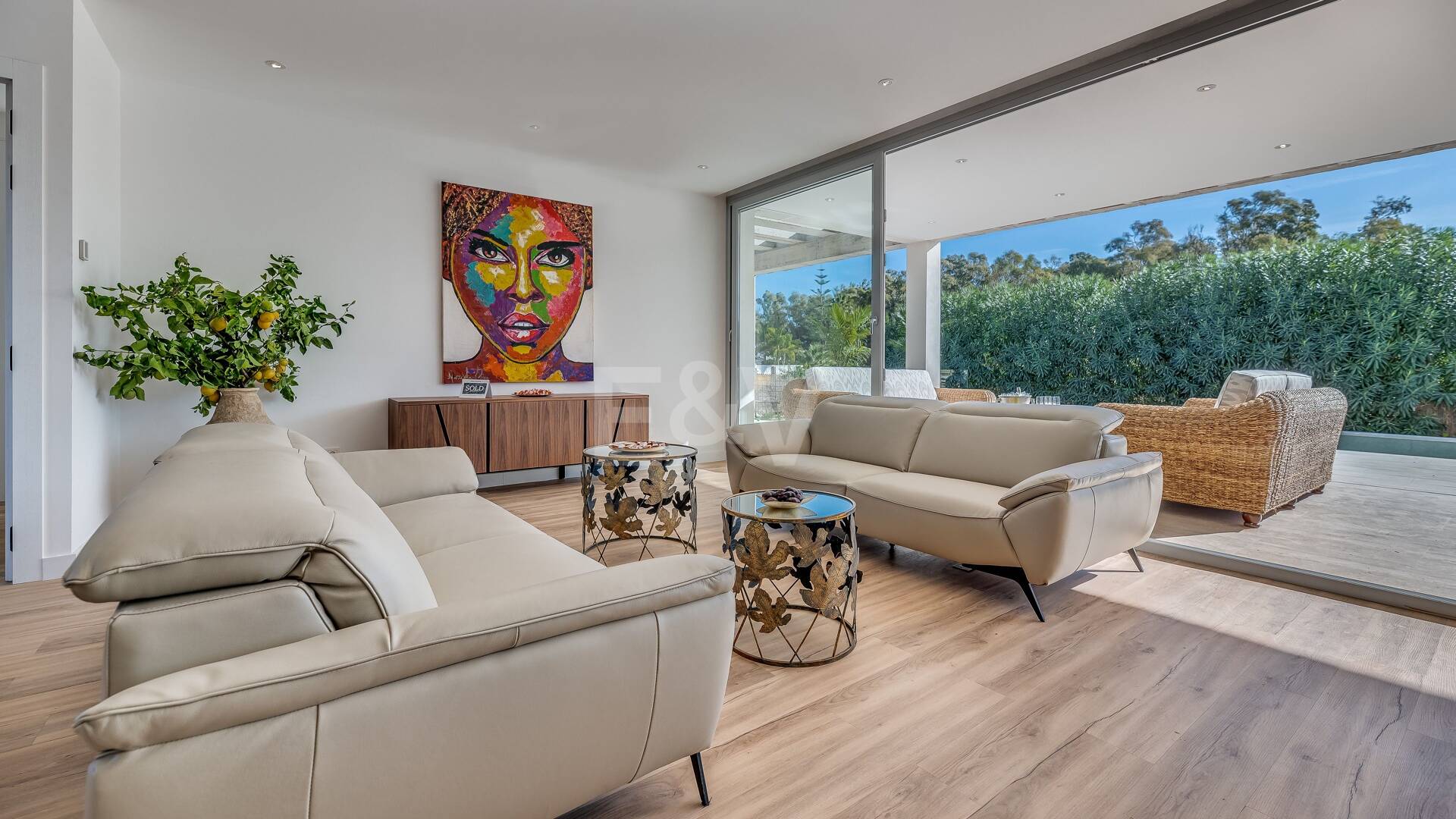 Villa moderne face au Sud avec mer panoramique et montagne Vues, 250 m de San Pedro Beach