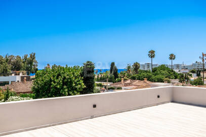 Villa moderne face au Sud avec mer panoramique et montagne Vues, 250 m de San Pedro Beach