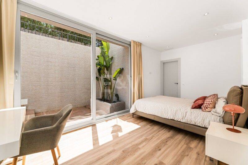 Villa moderne face au Sud avec mer panoramique et montagne Vues, 250 m de San Pedro Beach