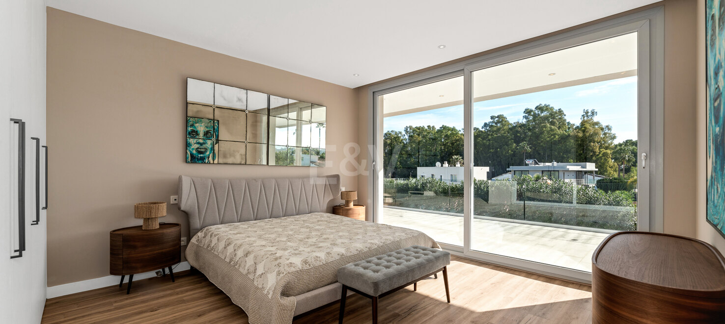 Modern South-Facing Villa with Panoramic Sea & Mountain Views, 250 m from San Pedro Beach