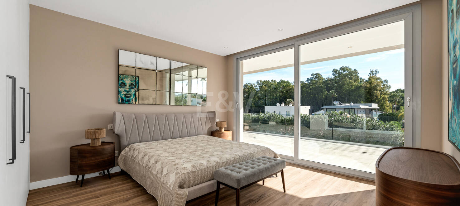 Modern South-Facing Villa with Panoramic Sea & Mountain Views, 250 m from San Pedro Beach