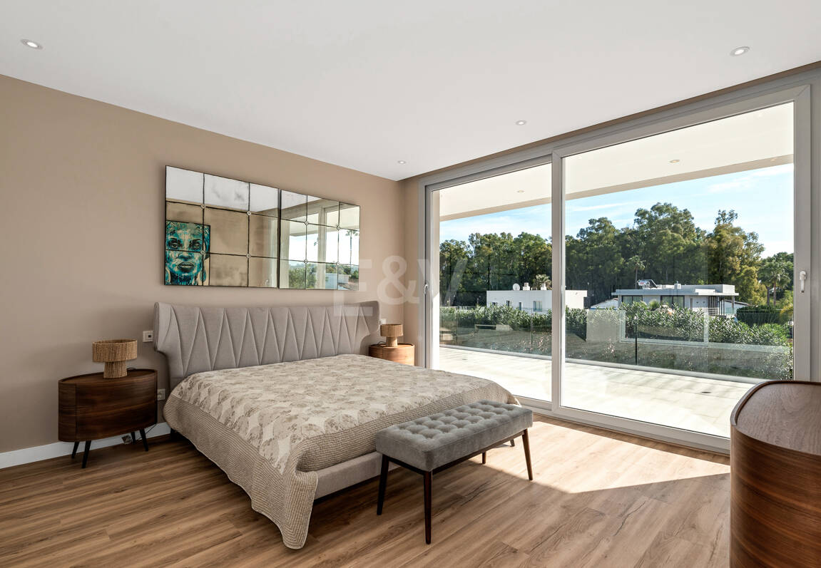 Modern South-Facing Villa with Mountain Views, 250 m from San Pedro Beach