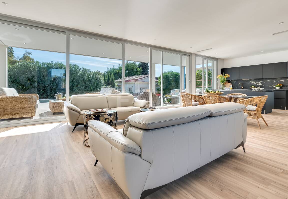 Modern South-Facing Villa with Mountain Views, 250 m from San Pedro Beach