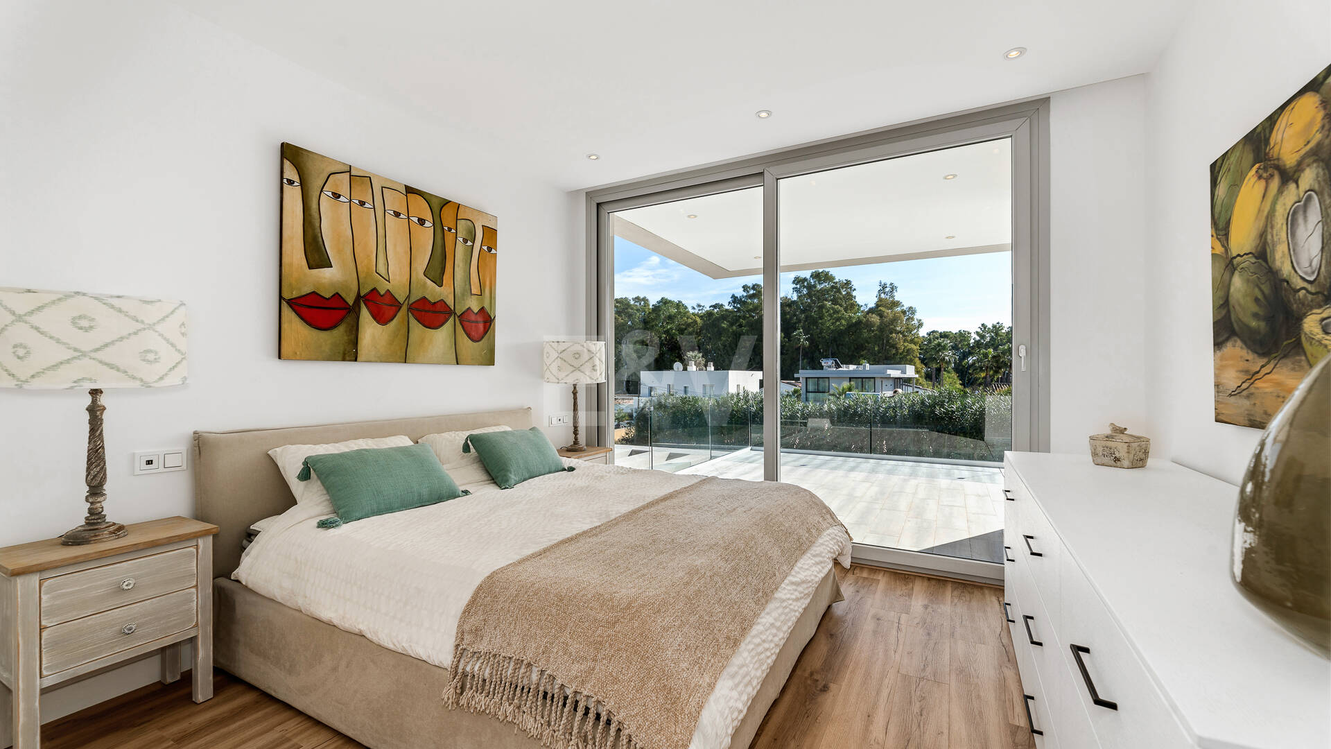 Modern South-Facing Villa with Mountain Views, 250 m from San Pedro Beach