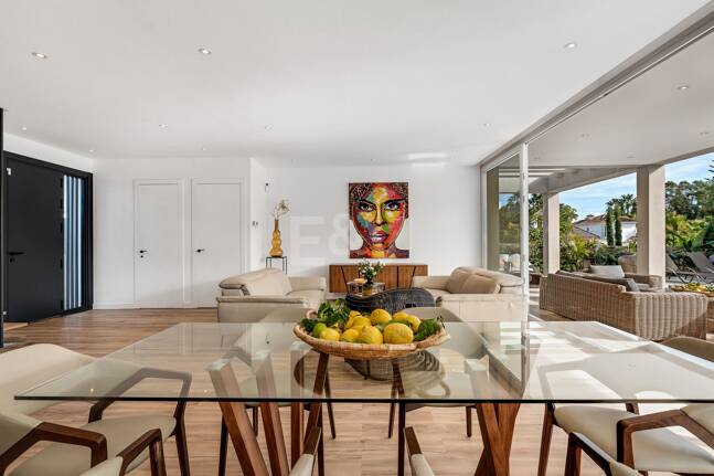 Villa moderne face au Sud avec mer panoramique et montagne Vues, 250 m de San Pedro Beach