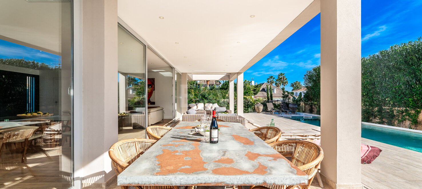 Modern South-Facing Villa with Panoramic Sea & Mountain Views, 250 m from San Pedro Beach