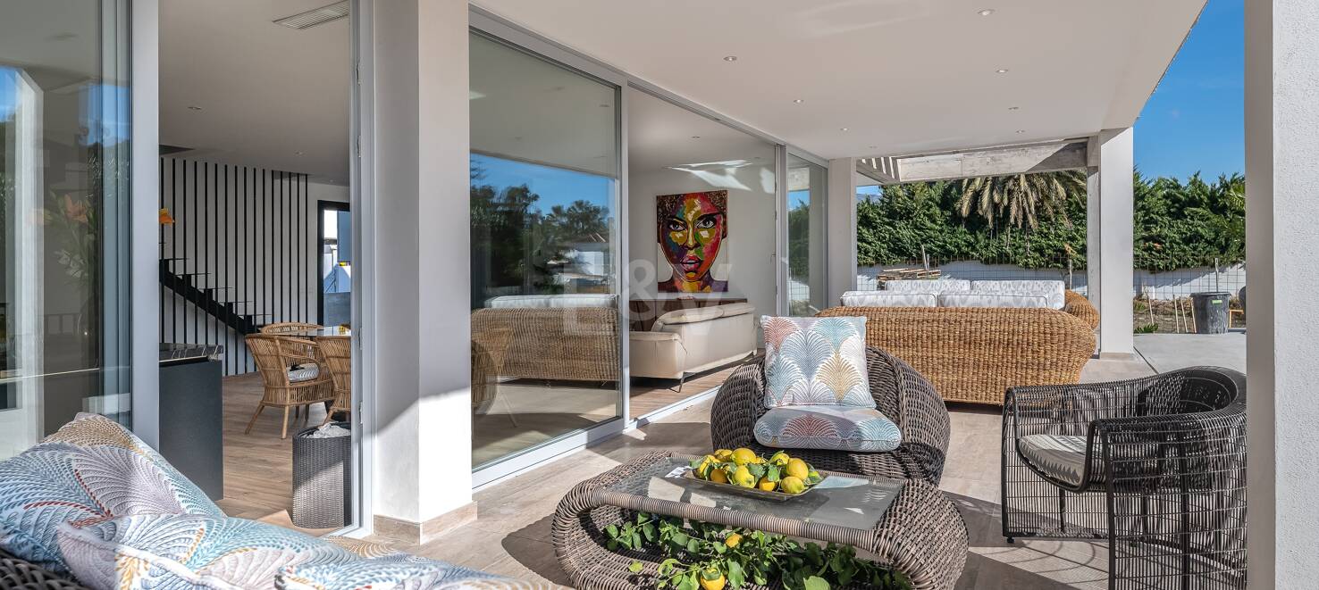 Modern South-Facing Villa with Panoramic Sea & Mountain Views, 250 m from San Pedro Beach