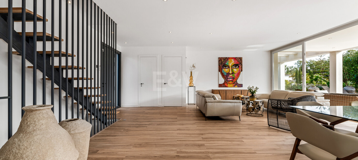 Modern South-Facing Villa with Panoramic Sea & Mountain Views, 250 m from San Pedro Beach
