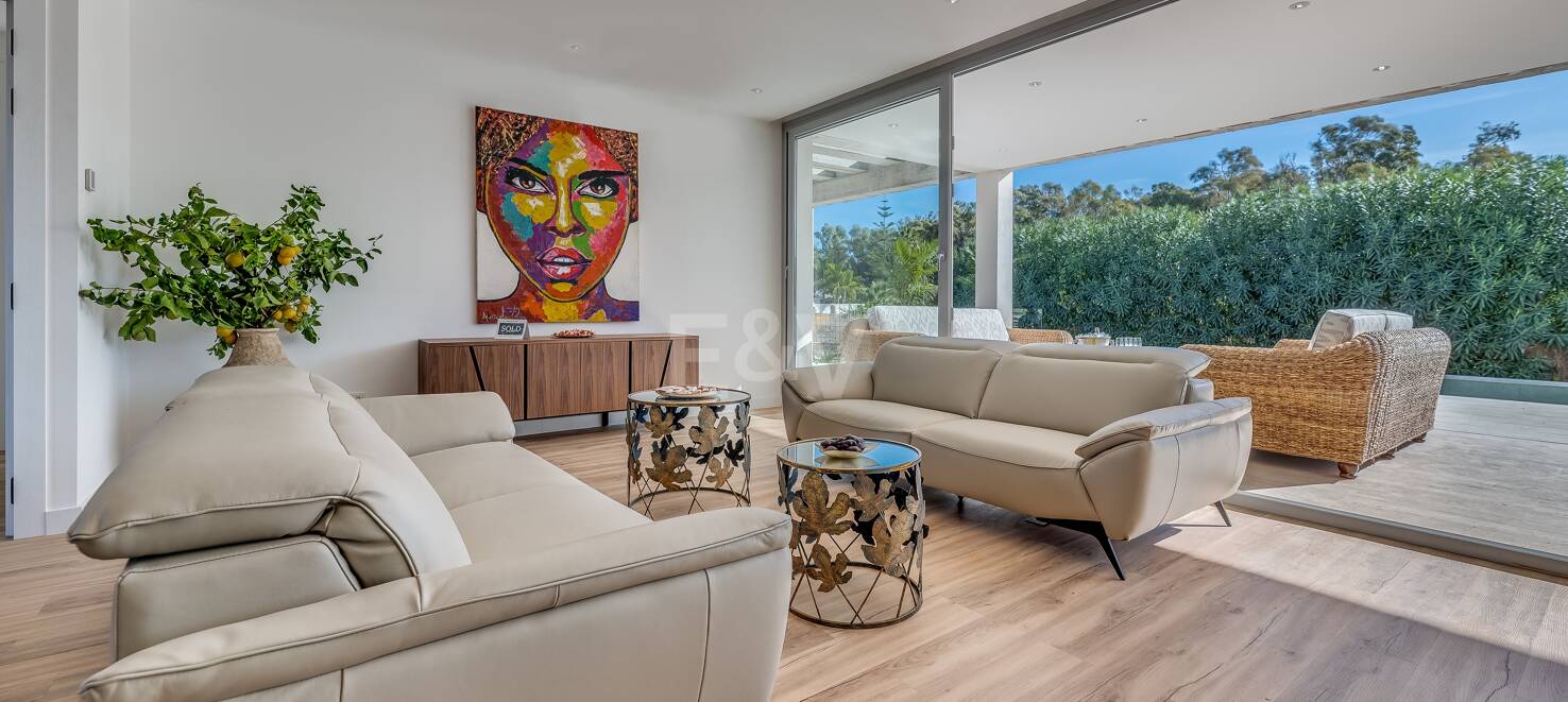 Modern South-Facing Villa with Panoramic Sea & Mountain Views, 250 m from San Pedro Beach