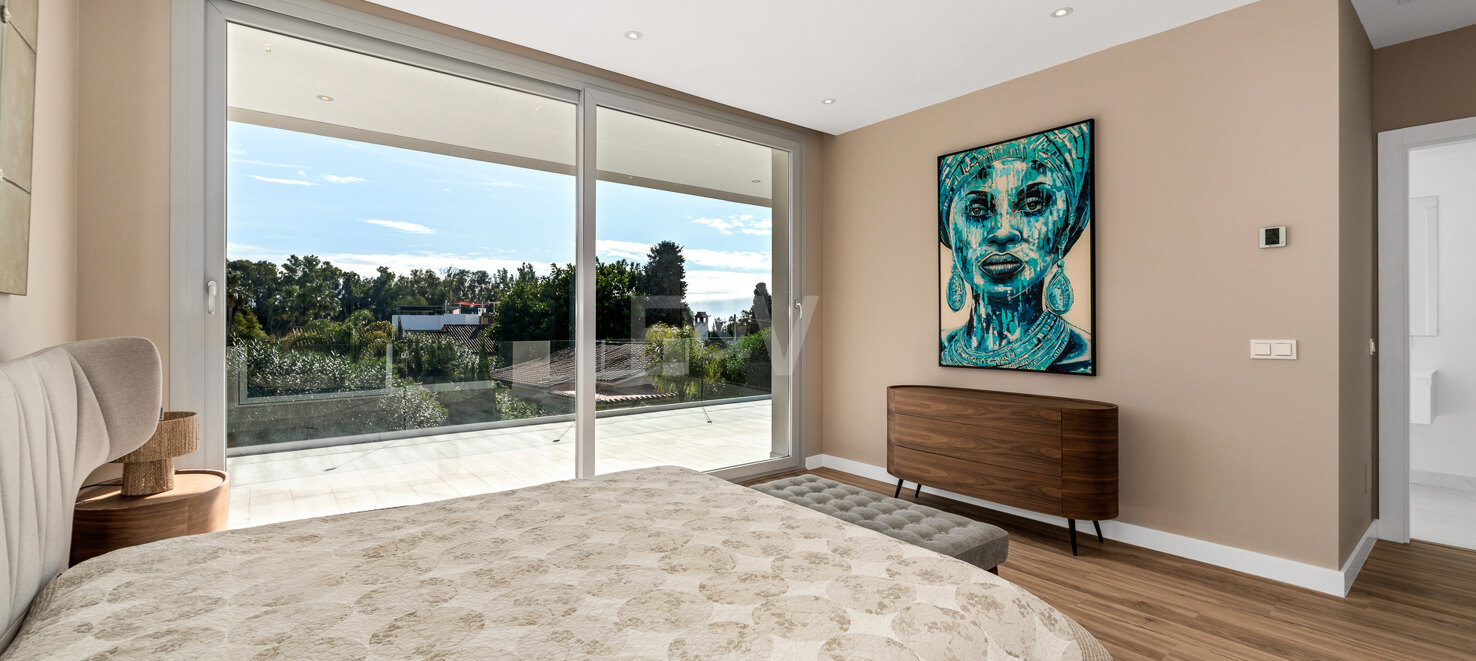 Modern South-Facing Villa with Panoramic Sea & Mountain Views, 250 m from San Pedro Beach