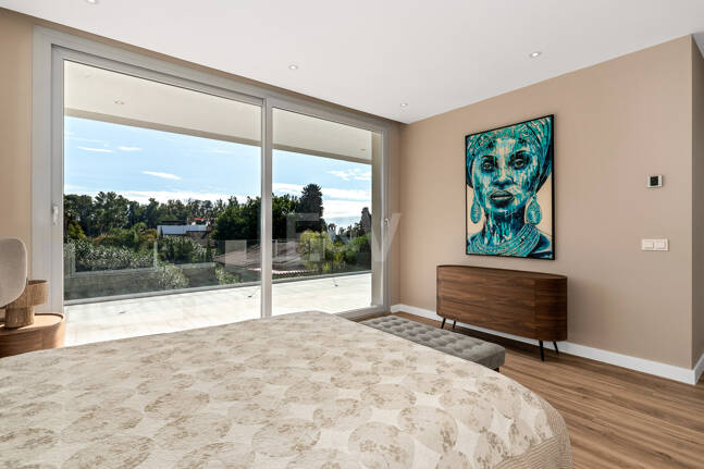 Modern South-Facing Villa with Mountain Views, 250 m from San Pedro Beach