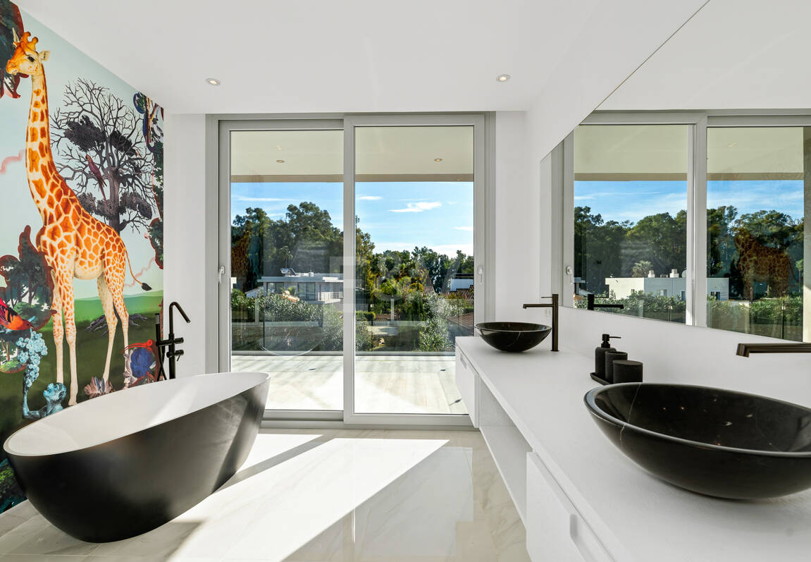 Modern South-Facing Villa with Mountain Views, 250 m from San Pedro Beach