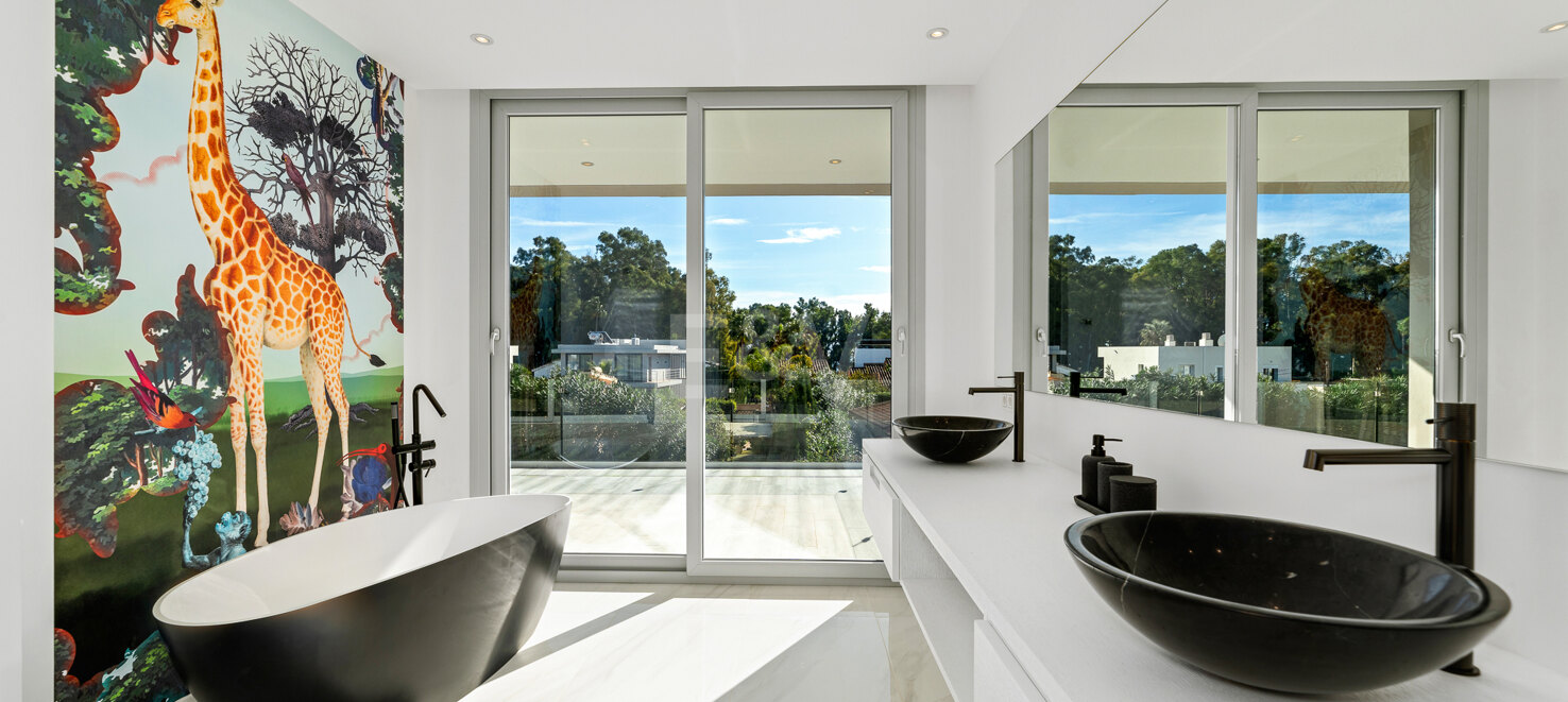 Modern South-Facing Villa with Panoramic Sea & Mountain Views, 250 m from San Pedro Beach