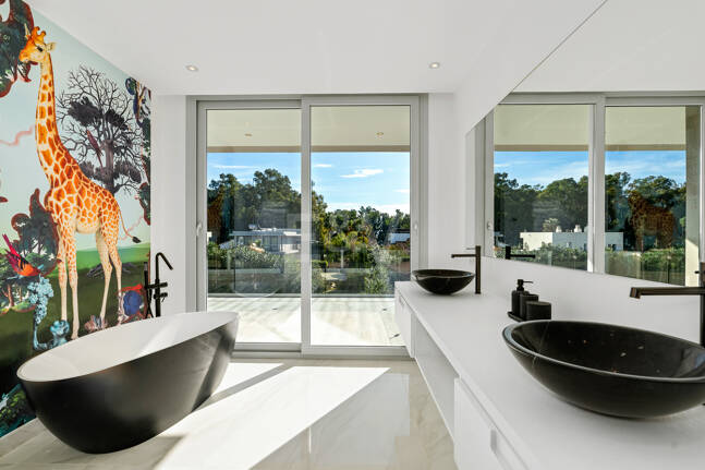 Modern South-Facing Villa with Mountain Views, 250 m from San Pedro Beach