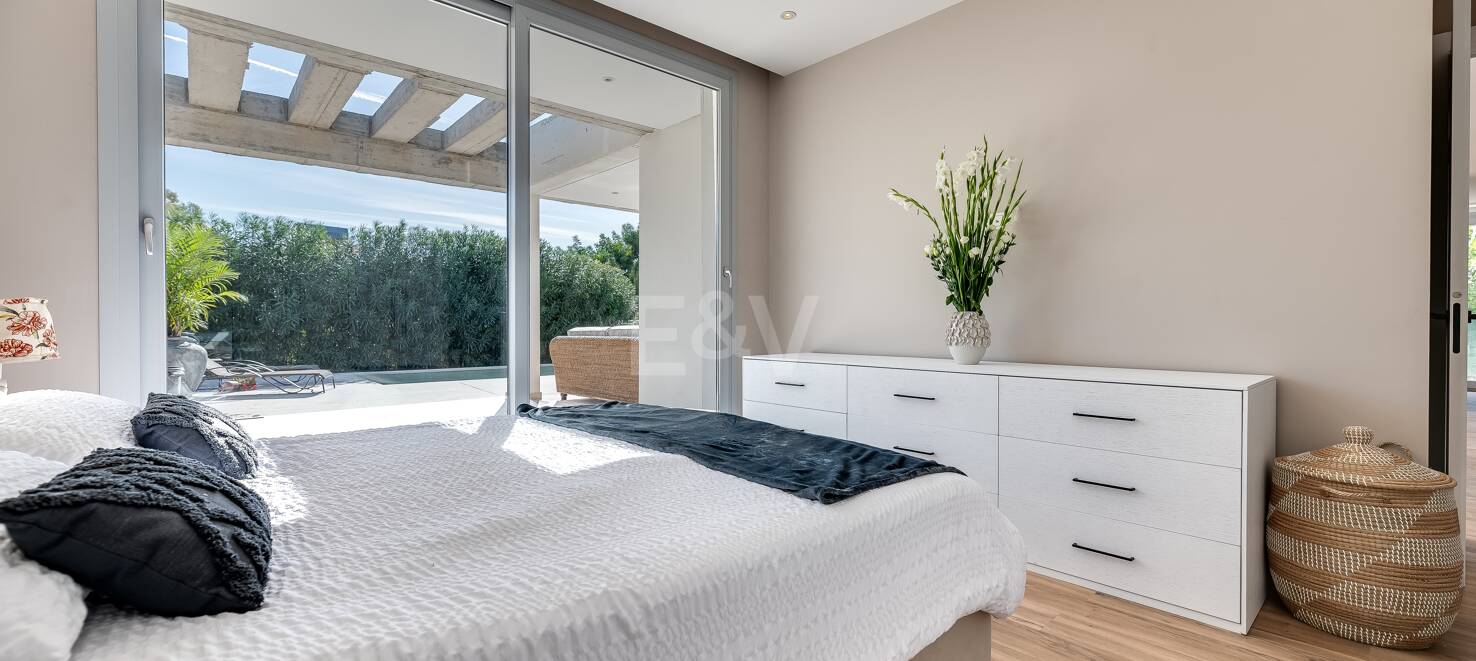 Modern South-Facing Villa with Panoramic Sea & Mountain Views, 250 m from San Pedro Beach