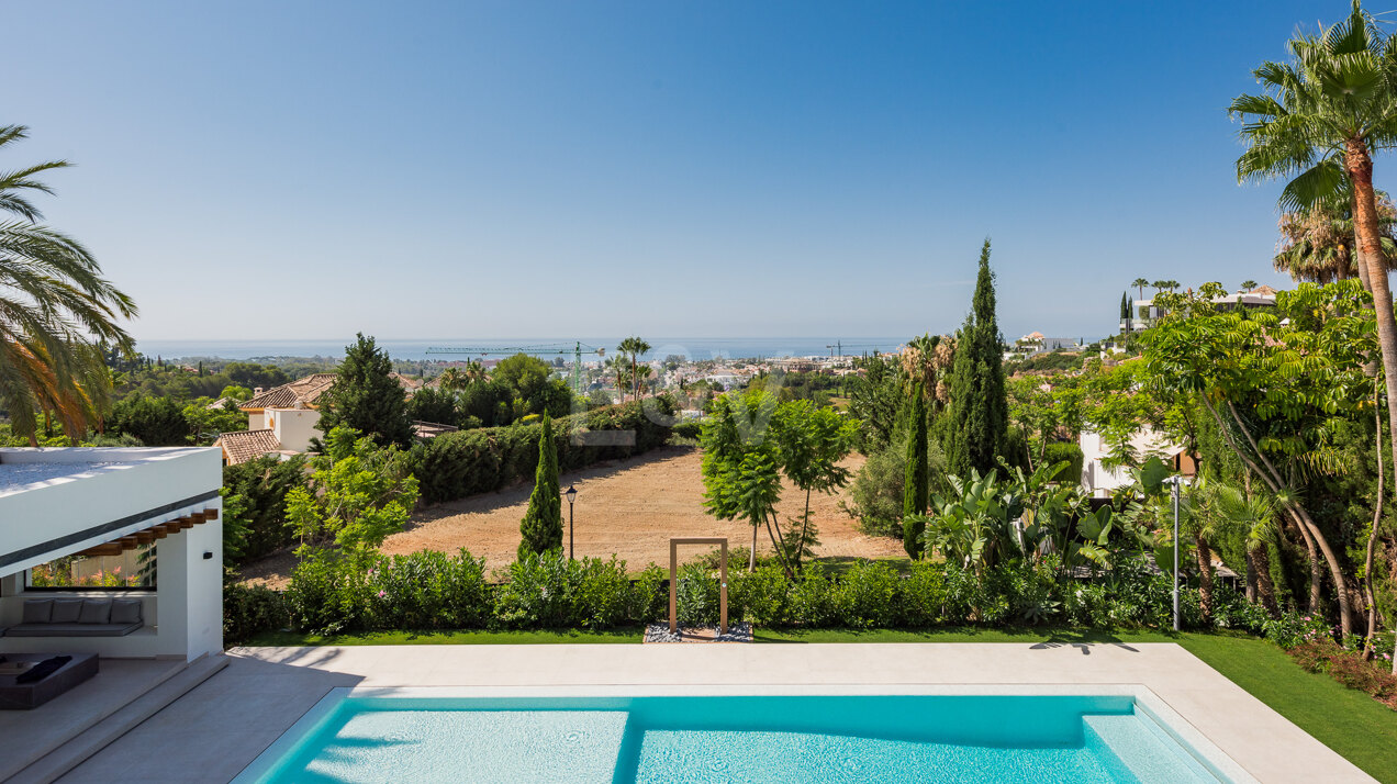 Zeitgenössische Los Flamingos Golfvilla mit Meerblick