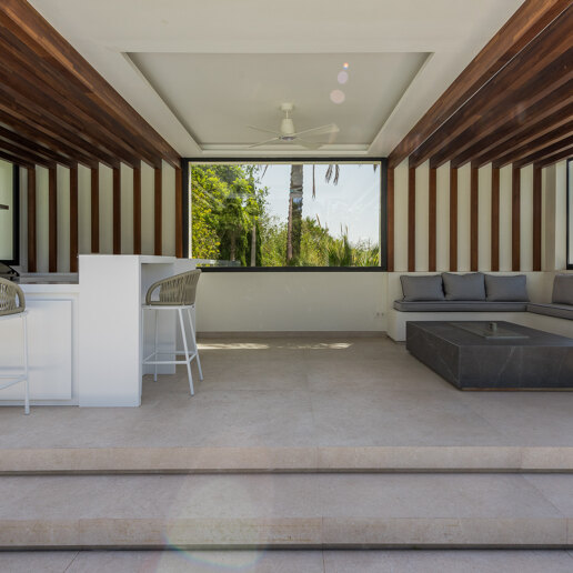 Exclusiva villa con lujosas comodidades, vistas panorámicas y a un paso de los campos de golf
