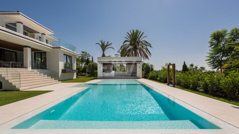 Exclusiva villa con lujosas comodidades, vistas panorámicas y a un paso de los campos de golf