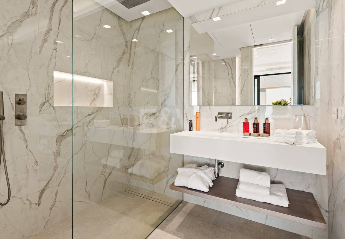 Villa de golf contemporaine Los Flamingos avec vue sur la mer