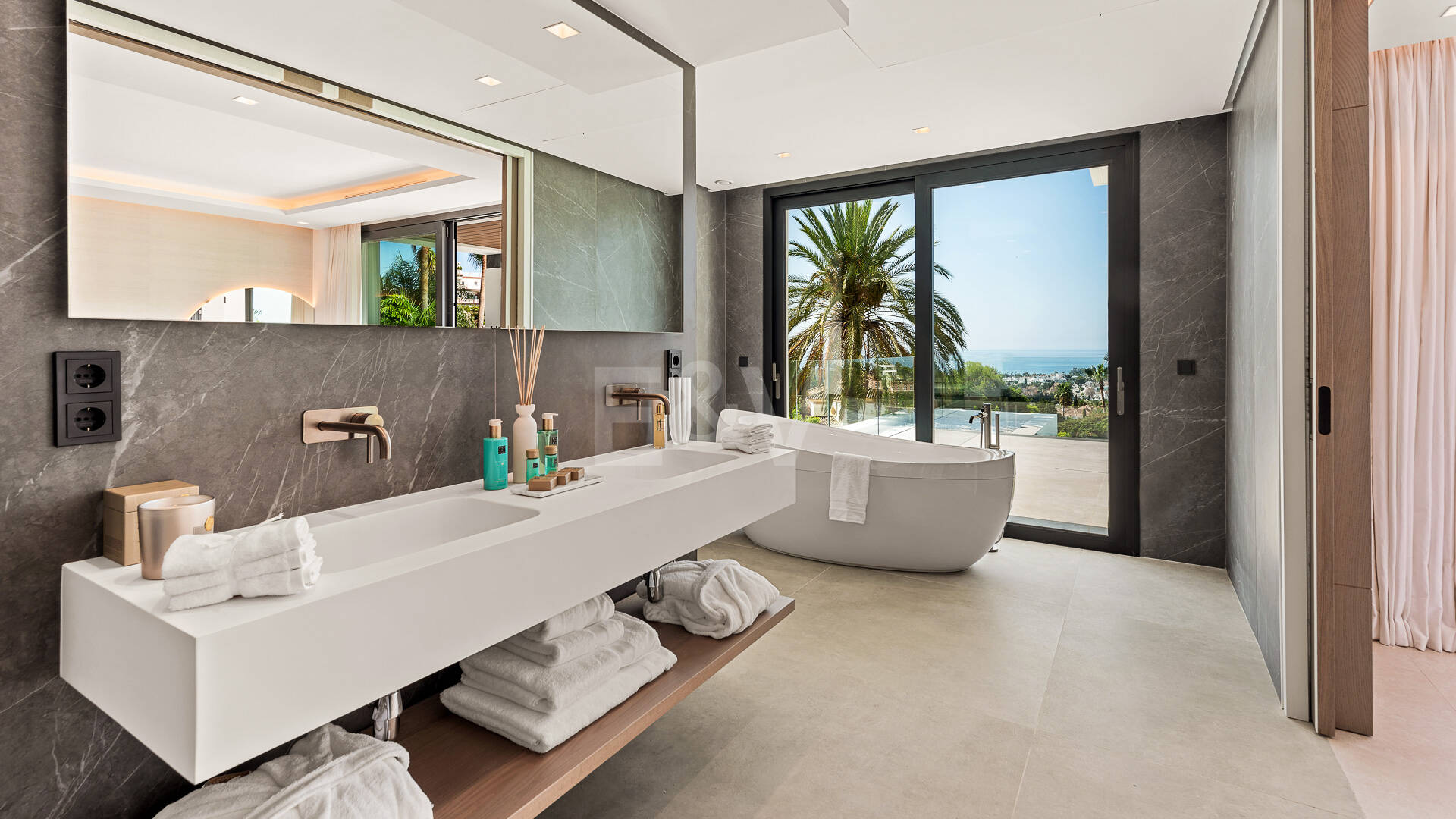 Villa de golf contemporaine Los Flamingos avec vue sur la mer