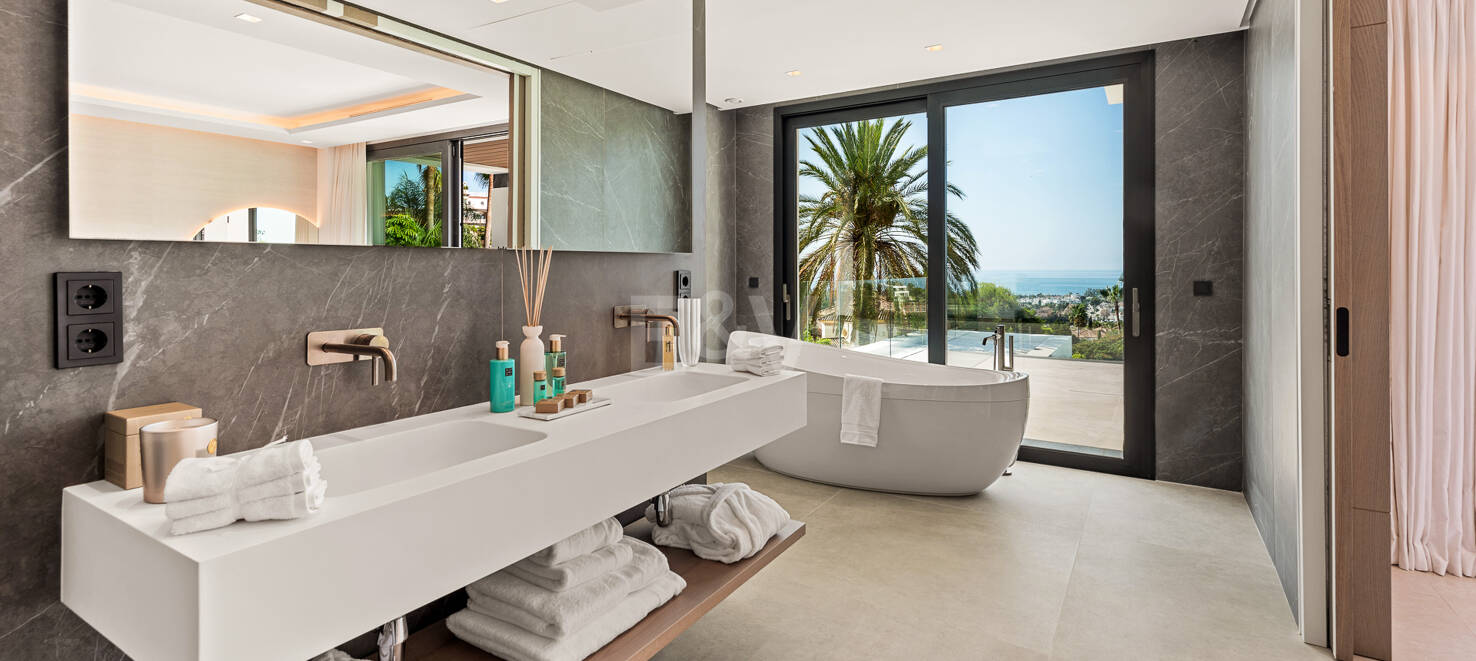 Villa de golf contemporaine Los Flamingos avec vue sur la mer