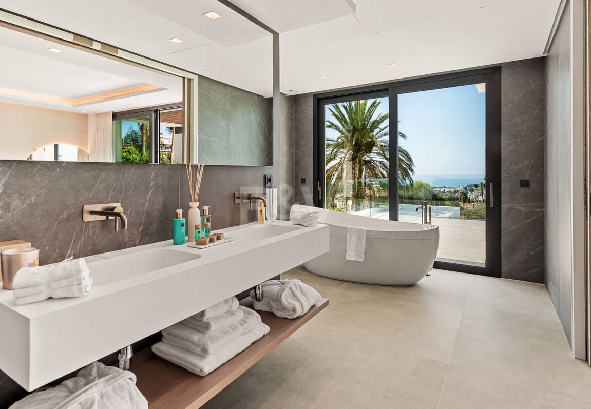 Villa de golf contemporaine Los Flamingos avec vue sur la mer