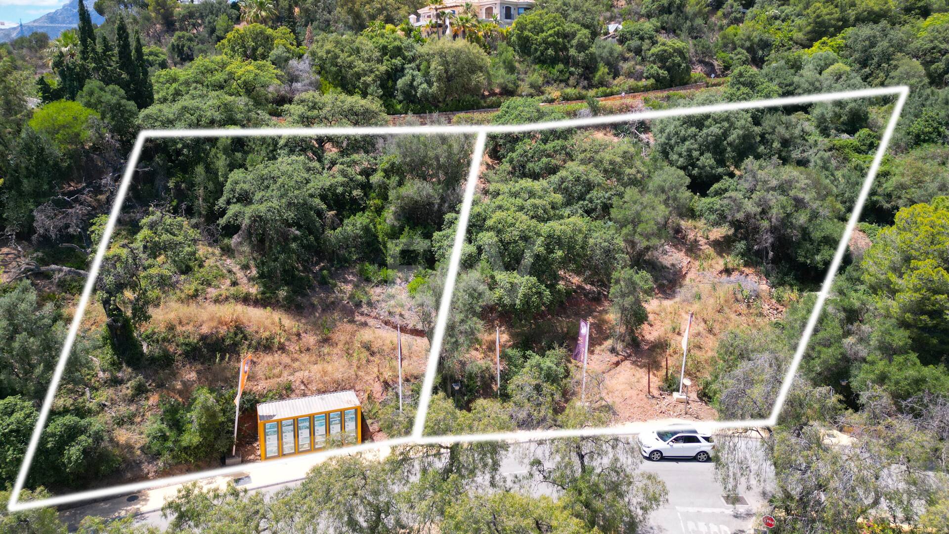 Großzügiges Grundstück in Los Monteros Altos mit Panoramablick