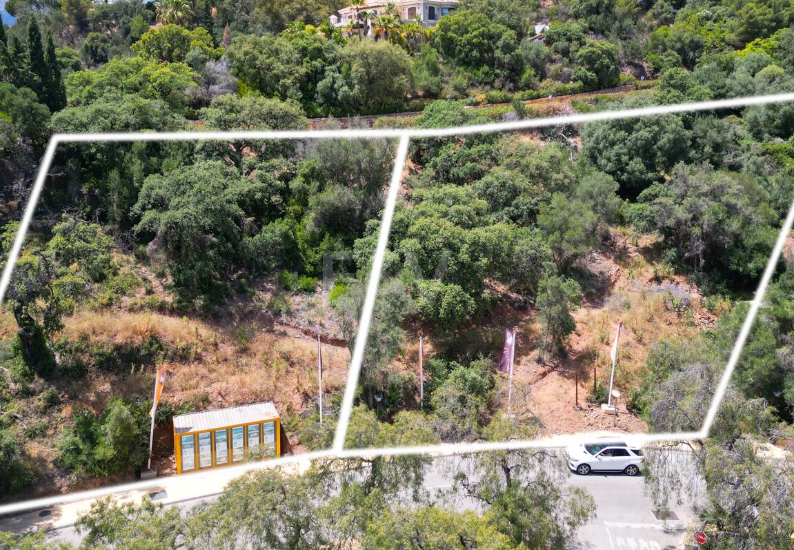 Großzügiges Grundstück in Los Monteros Altos mit Panoramablick