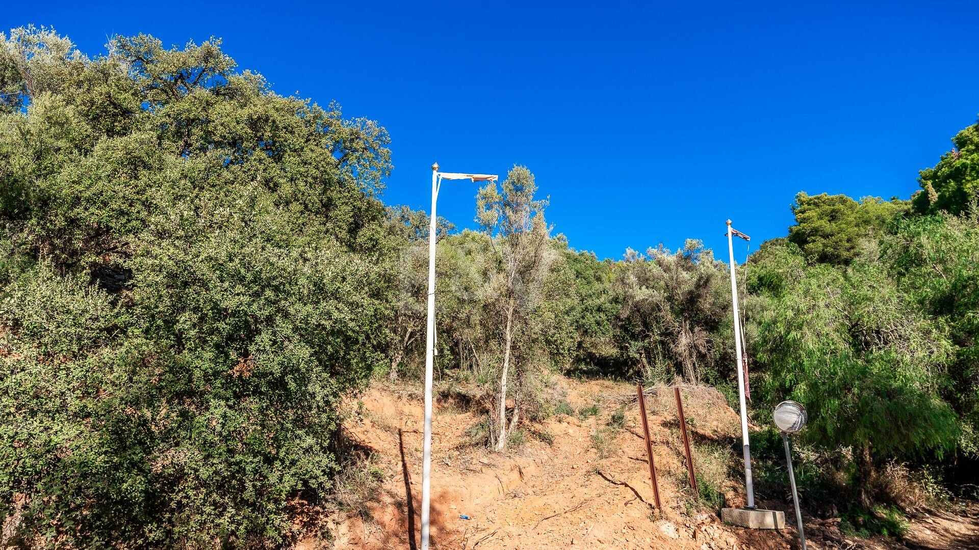Großzügiges Grundstück in Los Monteros Altos mit Panoramablick