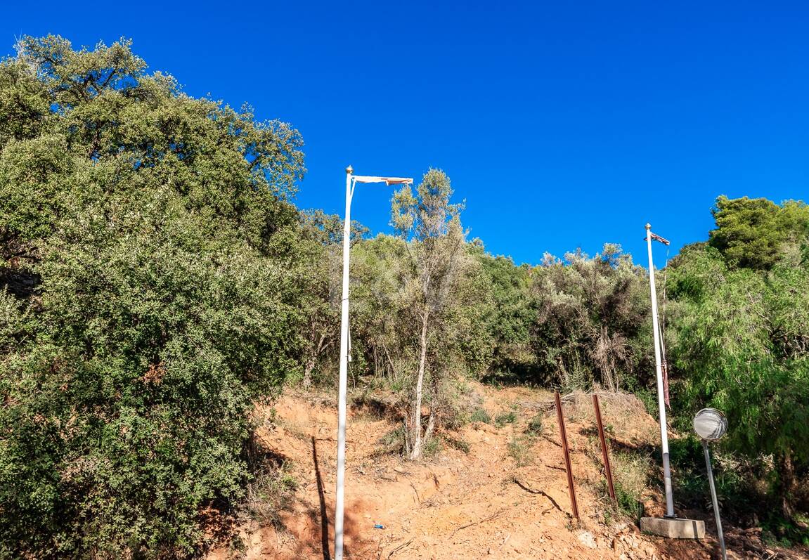 Großzügiges Grundstück in Los Monteros Altos mit Panoramablick