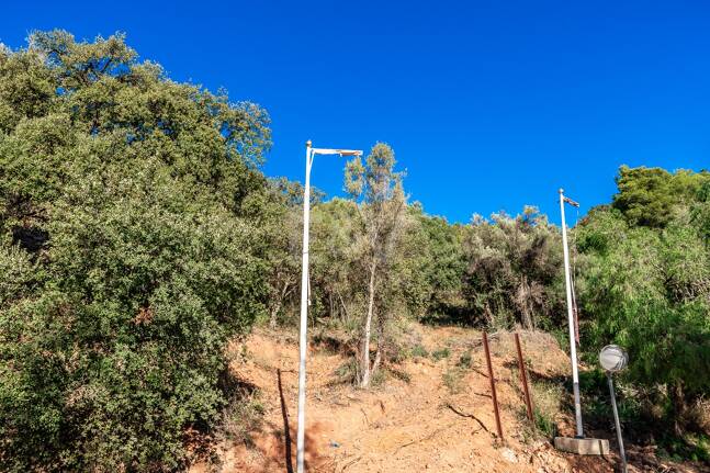 Großzügiges Grundstück in Los Monteros Altos mit Panoramablick