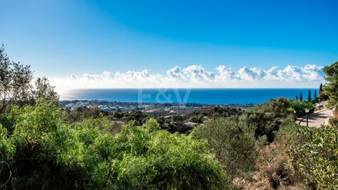 Przestronne plaster w Los Monteros Altos z widokami panoramicznymi