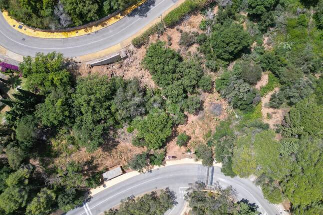 Großzügiges Grundstück in Los Monteros Altos mit Panoramablick