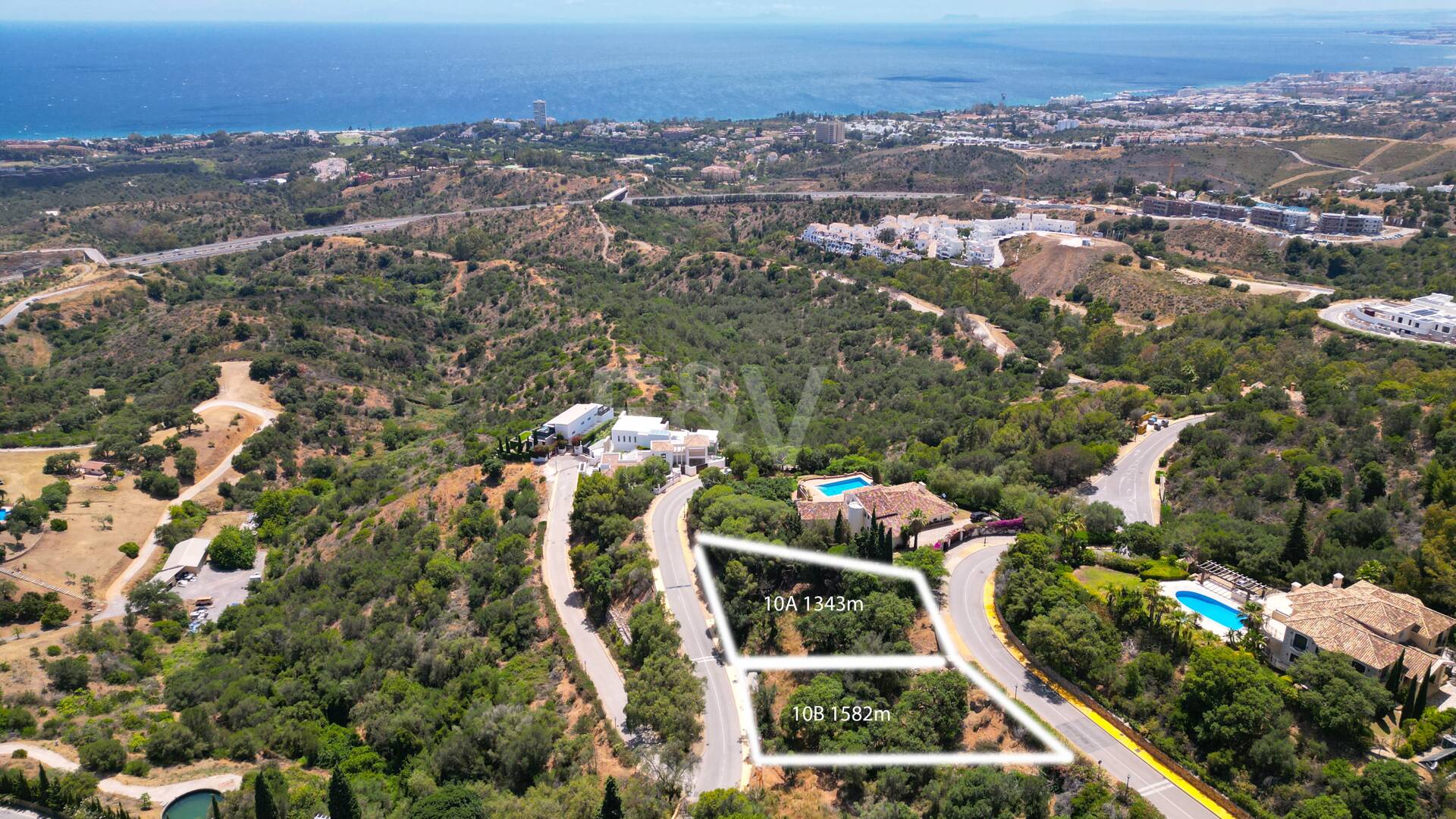 Großzügiges Grundstück in Los Monteros Altos mit Panoramablick
