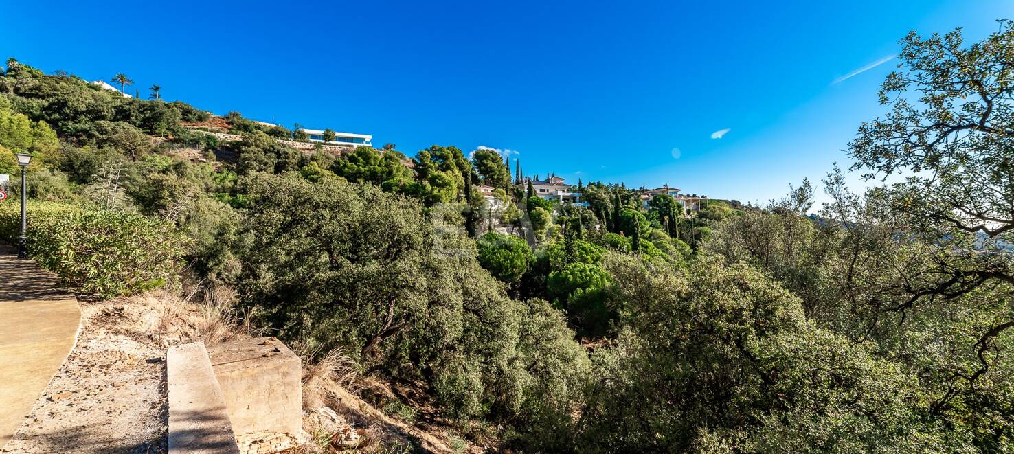 Spacious Plot in Los Monteros Altos with Panoramic Views
