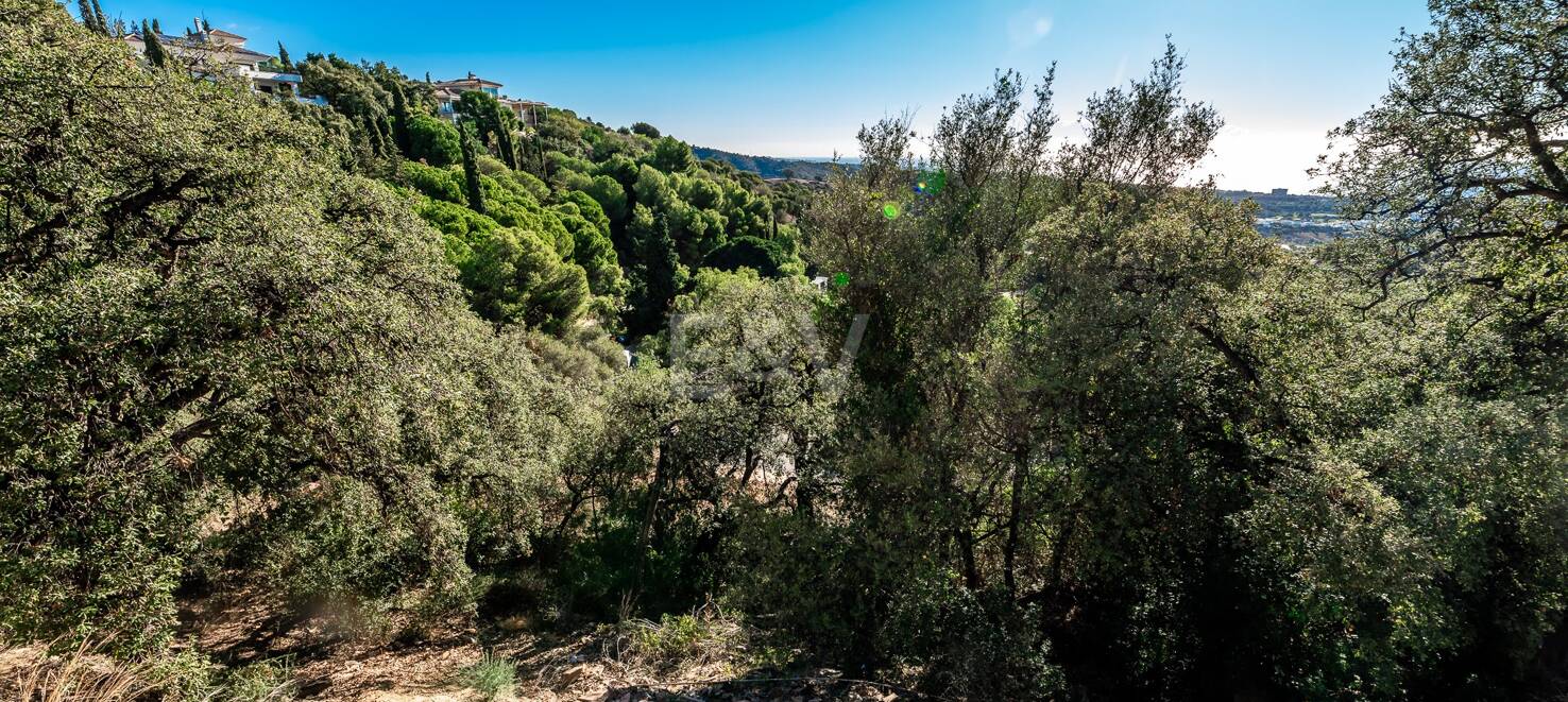 Spacious Plot in Los Monteros Altos with Panoramic Views