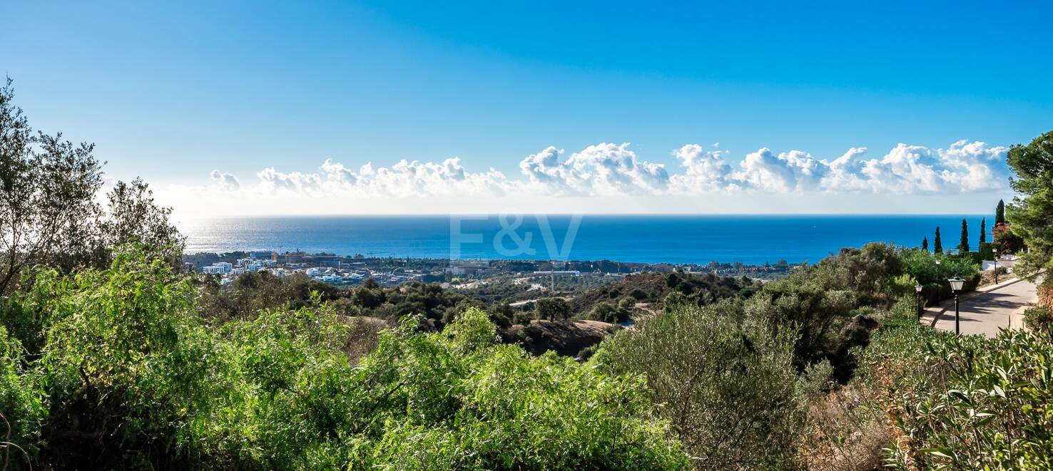 Spacious Plot in Los Monteros Altos with Panoramic Views