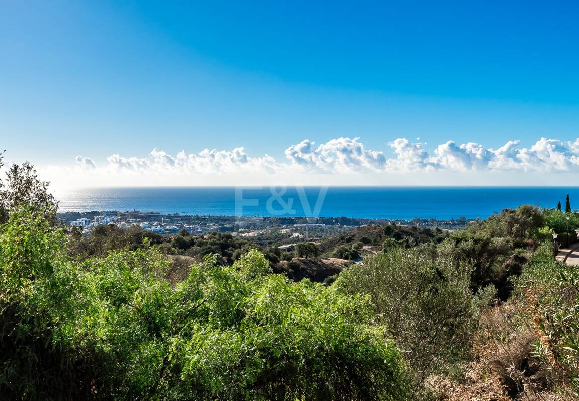 Spacious Plot in Los Monteros Altos with Panoramic Views