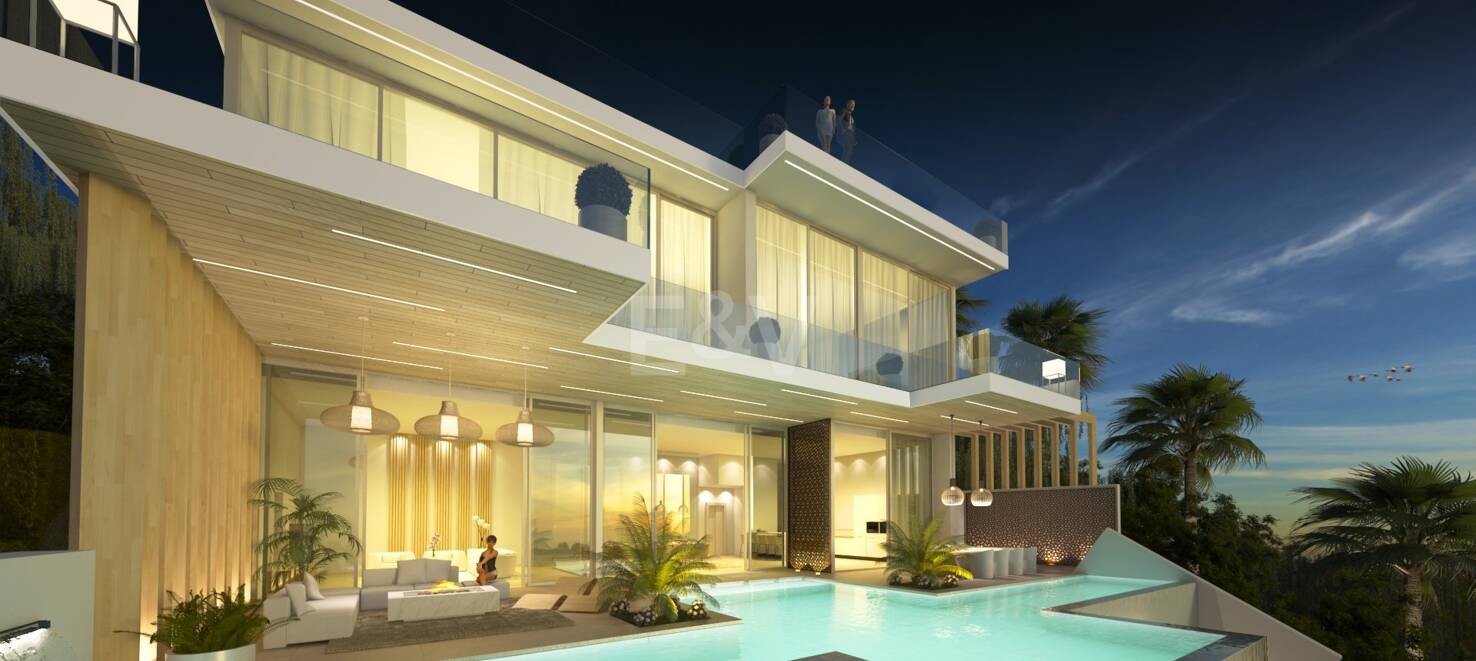 Spacious Plot in Los Monteros Altos with Panoramic Views