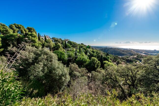 Spacious Plot in Los Monteros Altos with Panoramic Views