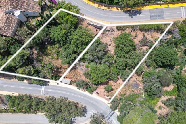 Spacious Plot in Los Monteros Altos with Panoramic Views