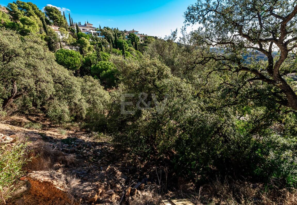 Spacious Plot in Los Monteros Altos with Panoramic Views