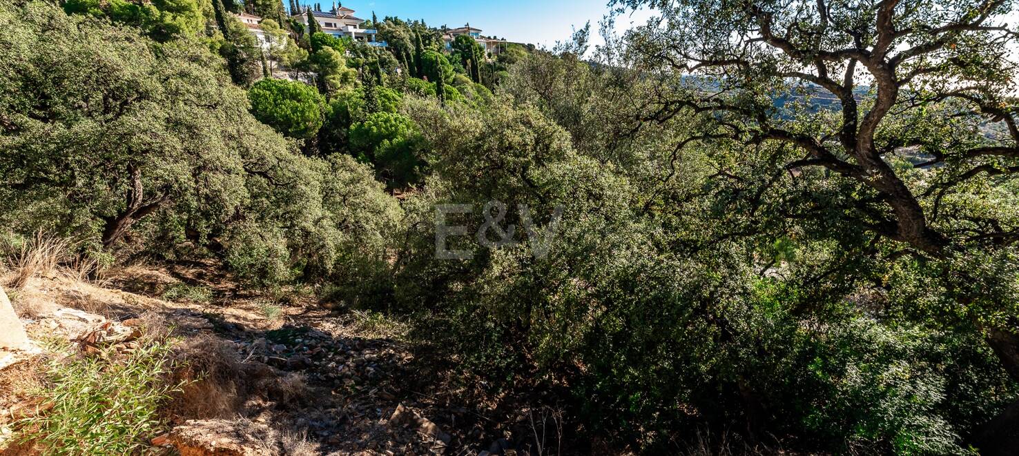 Spacious Plot in Los Monteros Altos with Panoramic Views