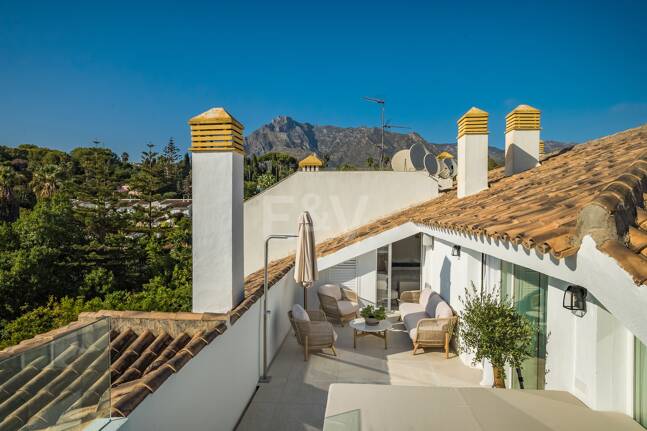 Lyx Duplex Penthouse med hisnande utsikt över Golden Mile