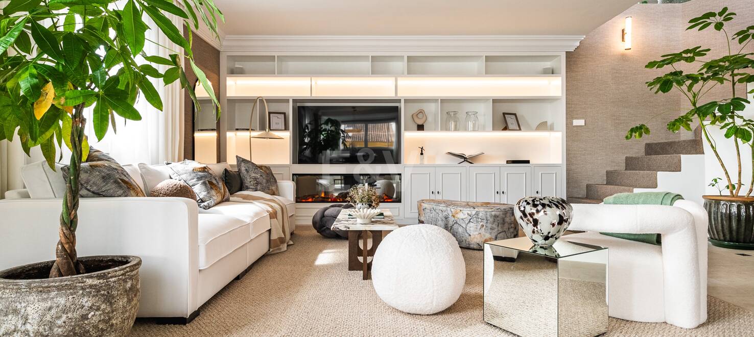 Lyx Duplex Penthouse med hisnande utsikt över Golden Mile