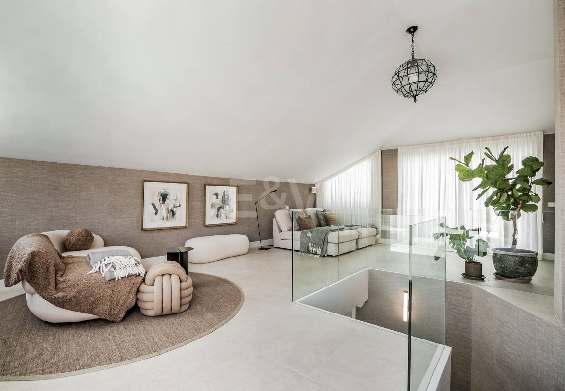 Lyx Duplex Penthouse med hisnande utsikt över Golden Mile