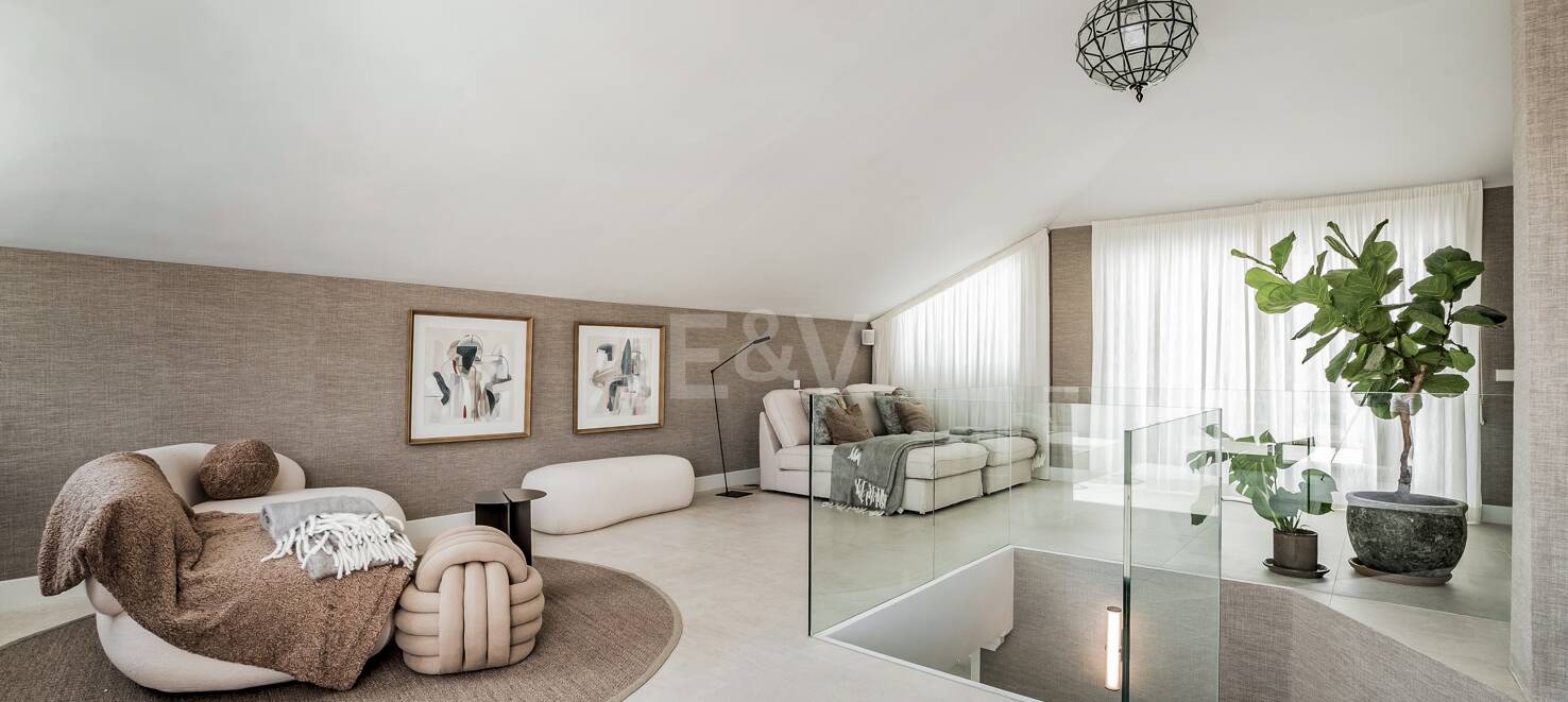Lyx Duplex Penthouse med hisnande utsikt över Golden Mile