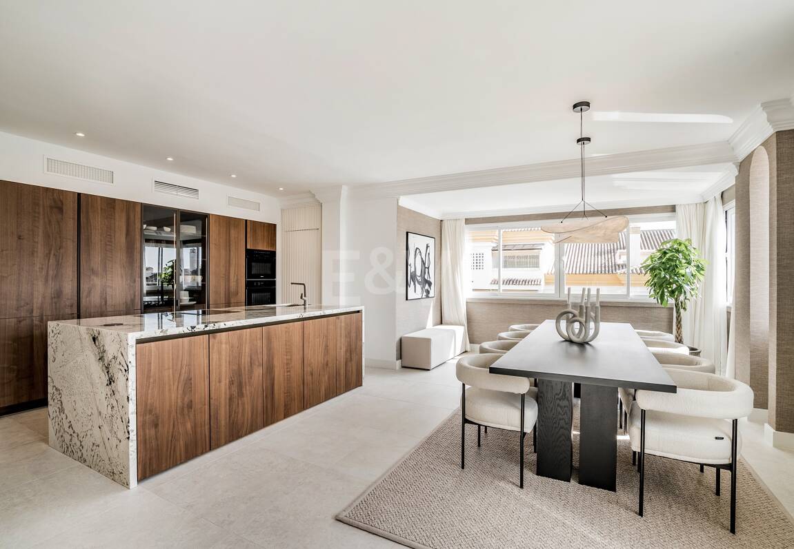 Lyx Duplex Penthouse med hisnande utsikt över Golden Mile