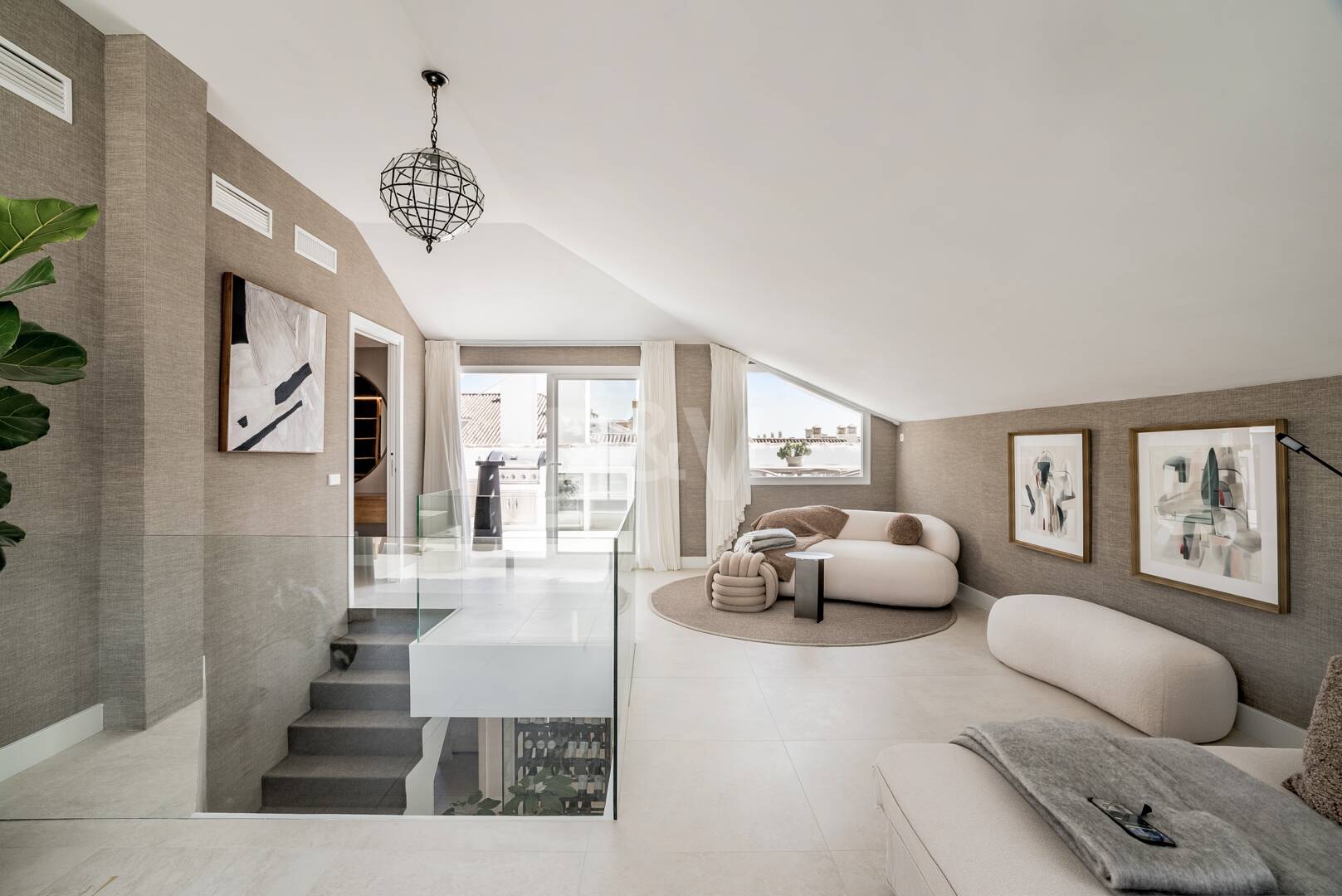 Lyx Duplex Penthouse med hisnande utsikt över Golden Mile