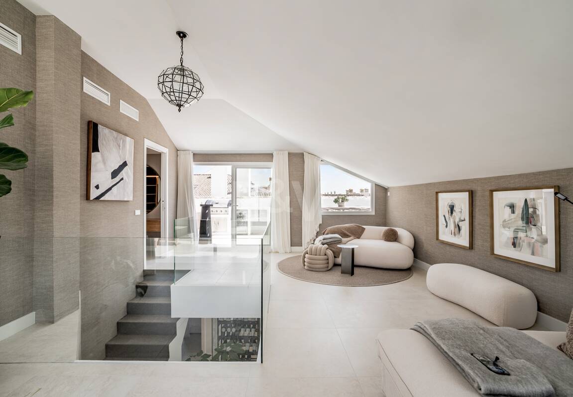 Lyx Duplex Penthouse med hisnande utsikt över Golden Mile